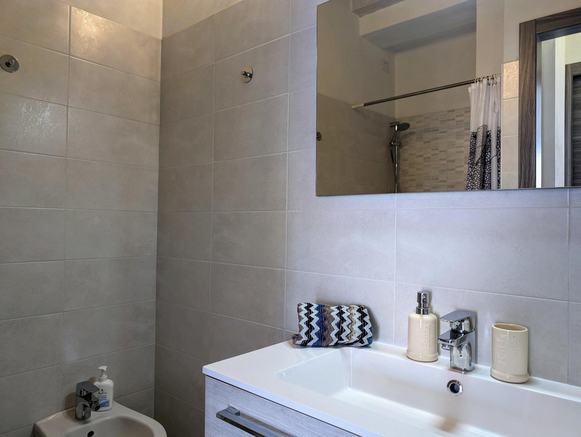 Paradeisos Residence Sas ซอมมา ลอมบาร์โด ภายนอก รูปภาพ