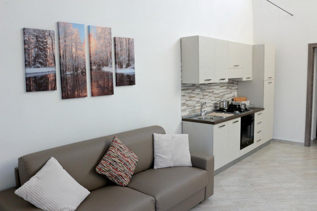 Paradeisos Residence Sas ซอมมา ลอมบาร์โด ภายนอก รูปภาพ
