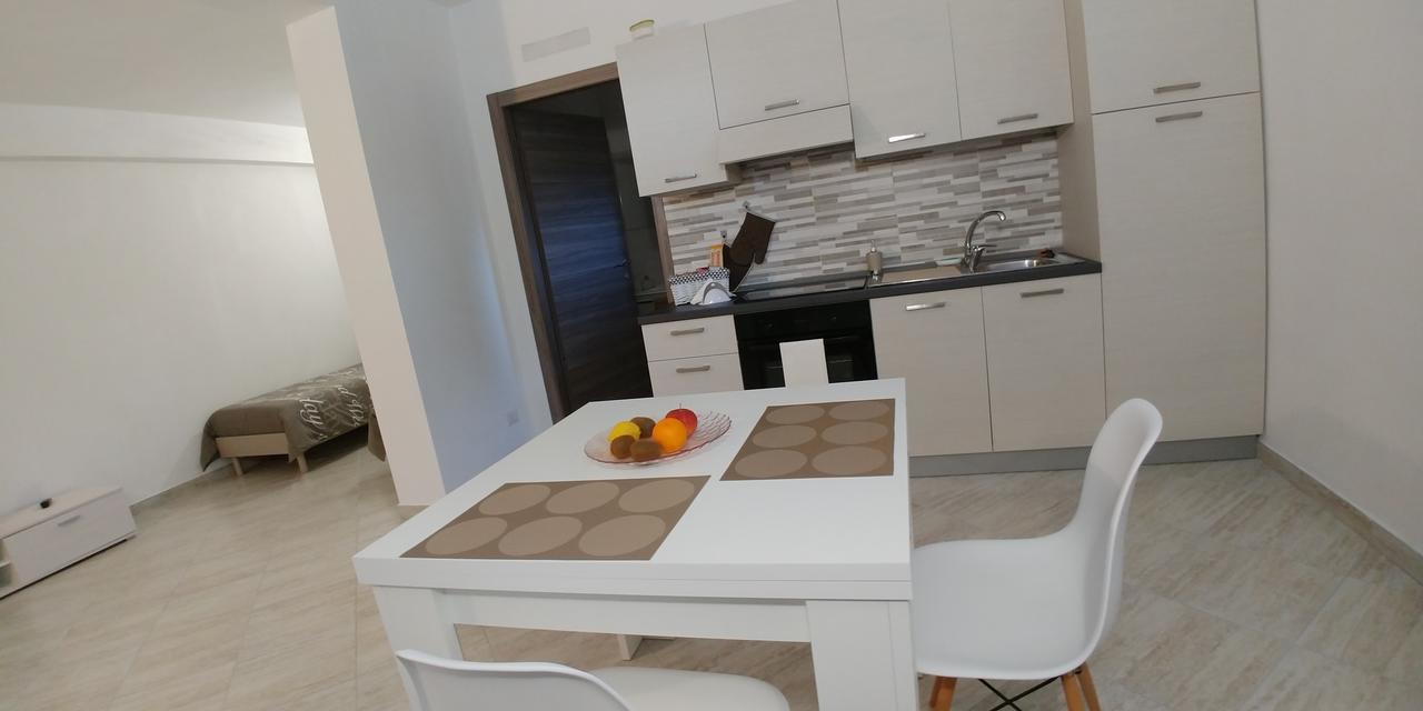Paradeisos Residence Sas ซอมมา ลอมบาร์โด ภายนอก รูปภาพ