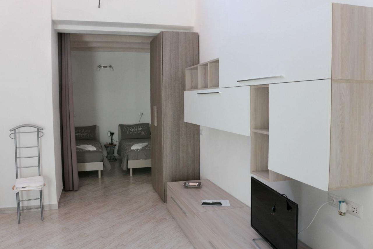 Paradeisos Residence Sas ซอมมา ลอมบาร์โด ภายนอก รูปภาพ